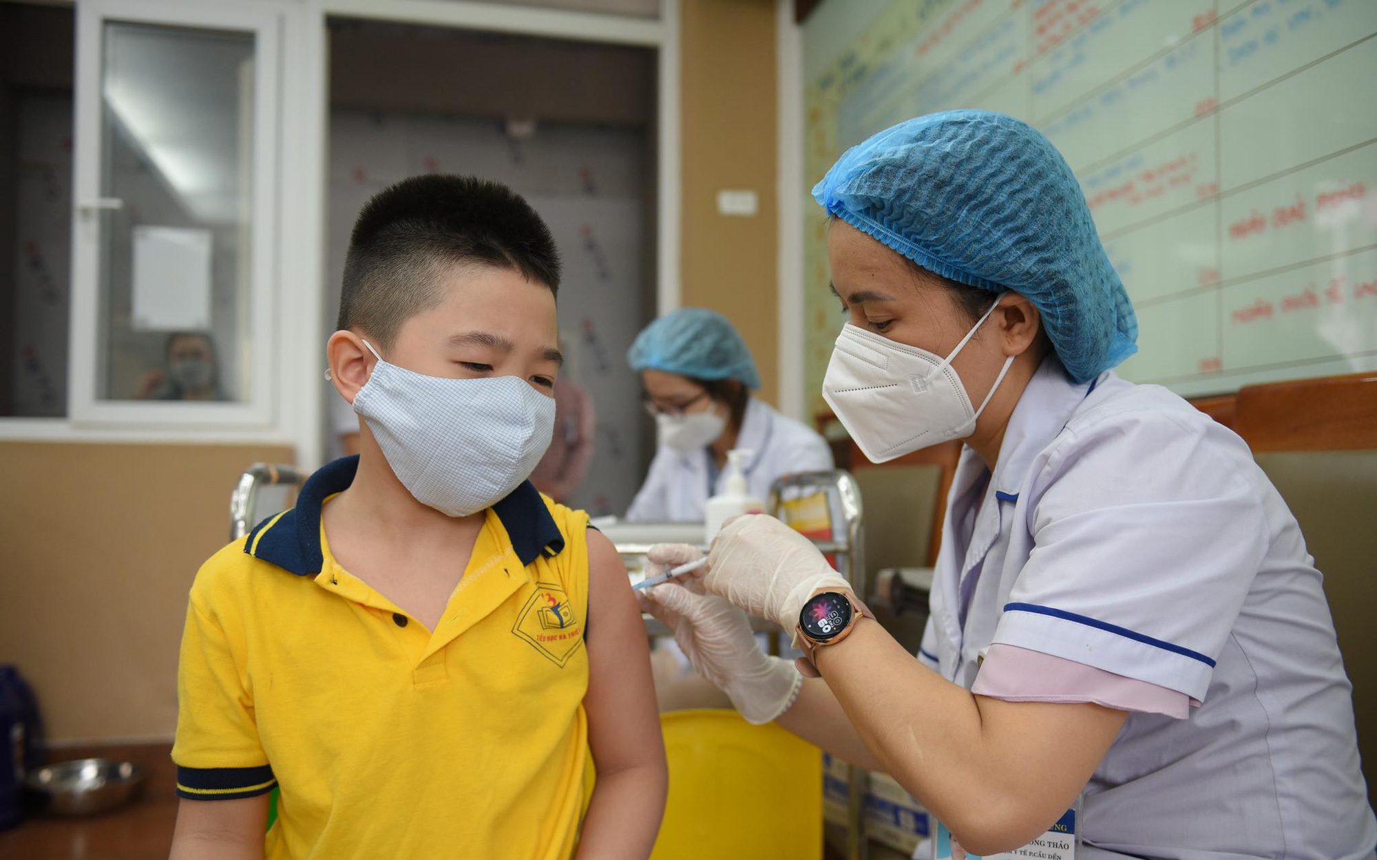 Còn 8 ngày: Ca COVID-19 tăng vọt, vẫn có 5 tỉnh, thành tiêm vaccine cho trẻ từ 5 - dưới 12 tuổi mũi 2 dưới 31%