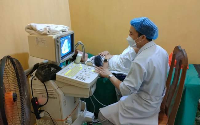 Huy động ngân hàng máu cứu thai phụ băng huyết do chửa trứng ở đảo Bạch Long Vĩ