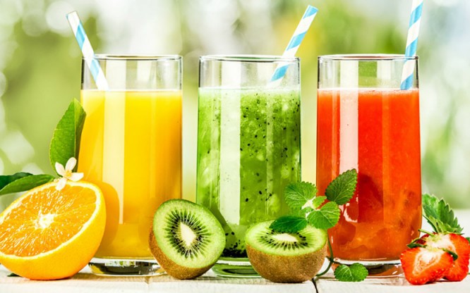 Nước ép trái cây và sinh tố, chọn loại nào khi muốn giảm cân?