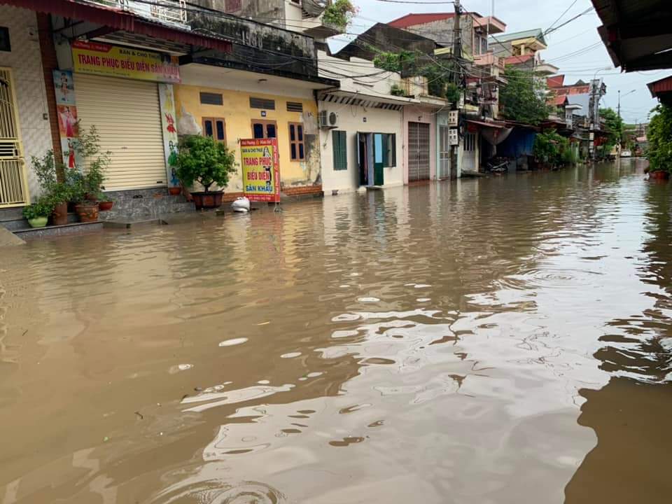 Cận cảnh người Hải Phòng, Quảng Ninh, Hải Dương vật lộn với ngập lụt  - Ảnh 50.