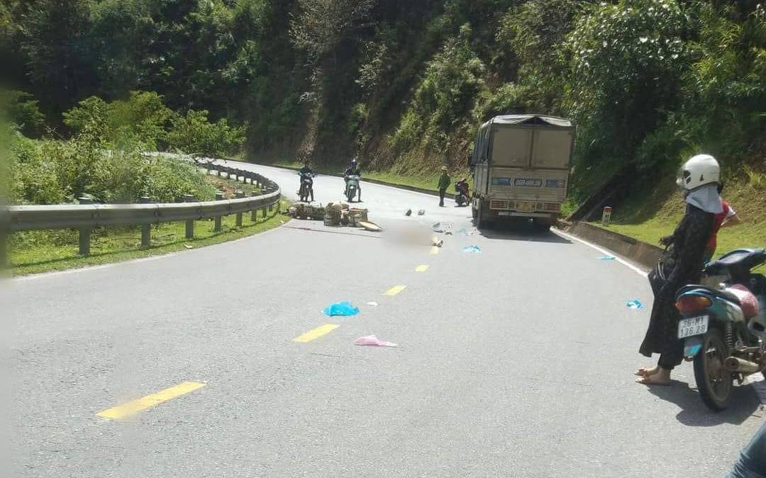 Tai nạn liên tiếp trên Quốc lộ 6 làm 2 người tử vong