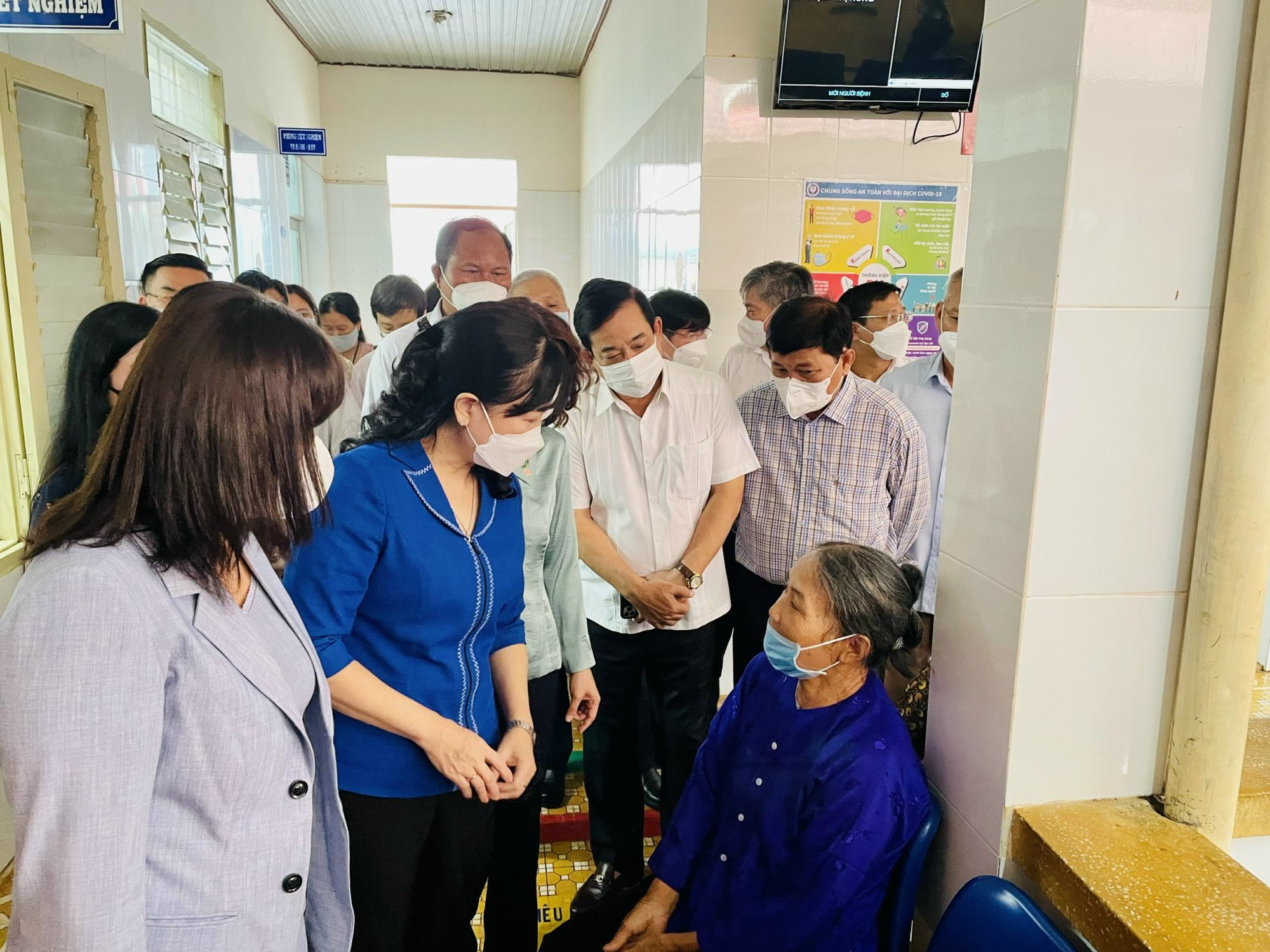 Quyền Bộ trưởng Bộ Y tế Đào Hồng Lan thăm, làm việc với y tế cơ sở của Đắk Lắk - Ảnh 2.