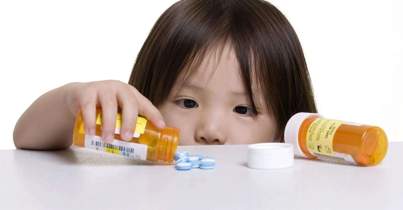 Những lưu ý khi sử dụng thuốc với trẻ em và người cao tuổi - Ảnh 1.