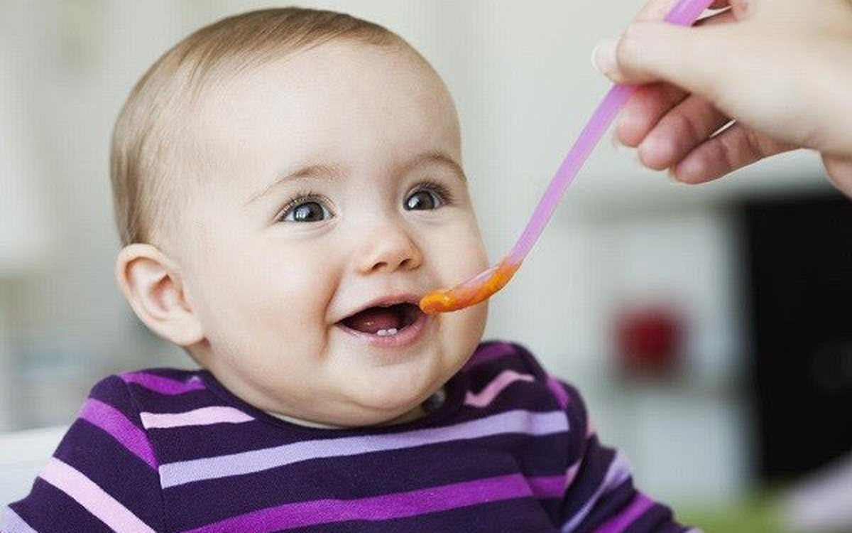 Hướng dẫn ăn dặm đúng cách cho trẻ để tốt cho hệ tiêu hóa