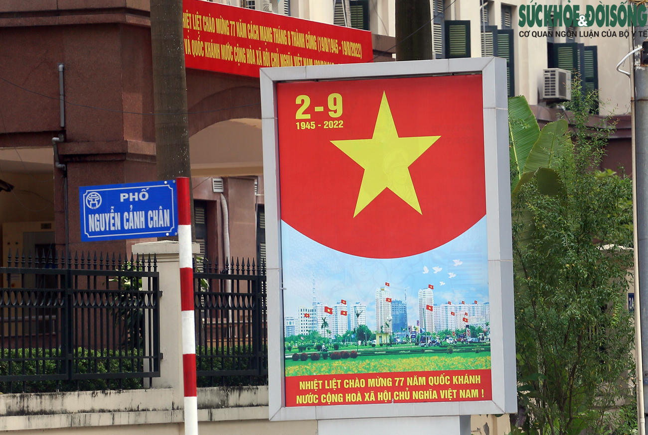 Thủ đô rợp cờ đỏ sao vàng kỷ niệm 77 năm Quốc khánh 2/9 nước Cộng hòa xã hội chủ nghĩa Việt Nam - Ảnh 10.