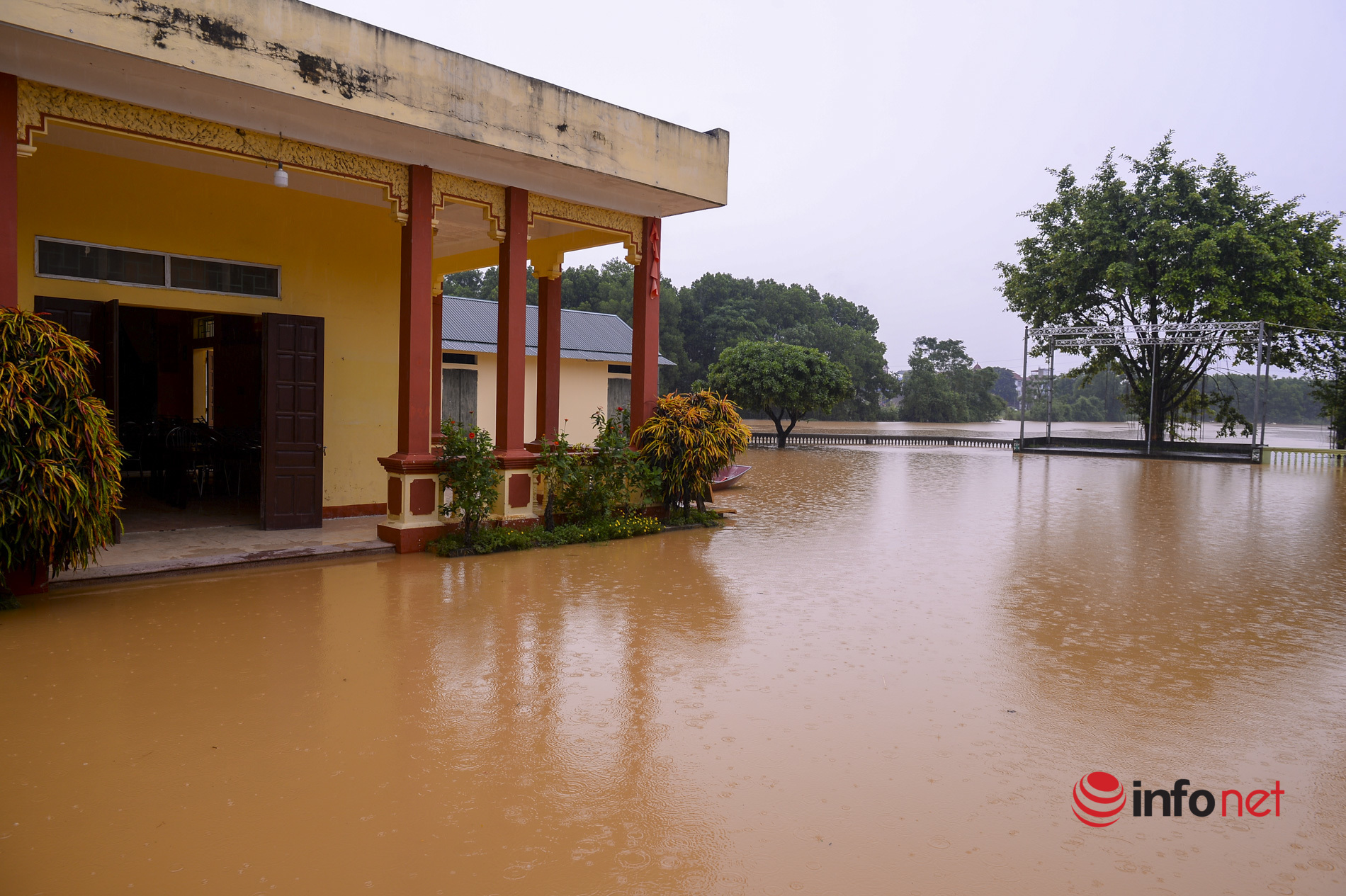 Cận cảnh vùng ngập lụt Chương Mỹ giữa Thủ đô Hà Nội - Ảnh 4.