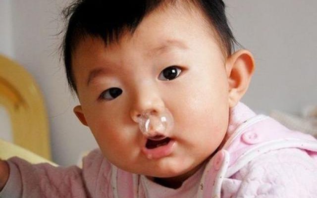 Dùng thuốc giảm ho, sổ mũi cho trẻ như thế nào?