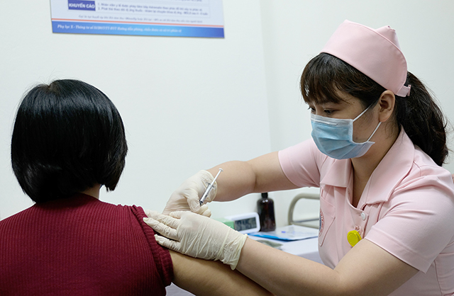 Nhiều nơi ghi nhận các biến thể mới, Bộ Y tế yêu cầu phải đẩy nhanh tiêm vaccine COVID-19, giám sát chặt chẽ dịch bệnh - Ảnh 4.