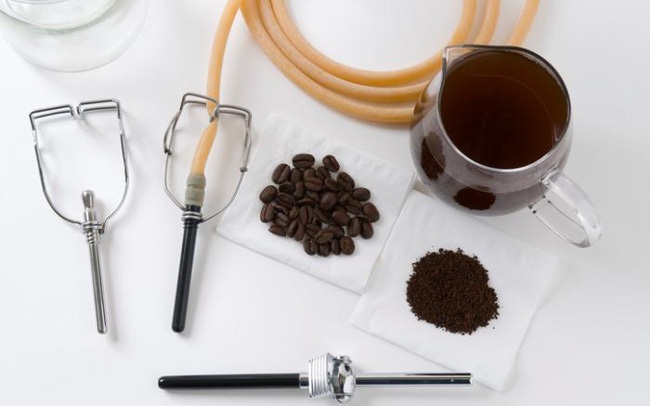 Thụt đại tràng thải độc bằng cà phê: Tin đồn và sự thật