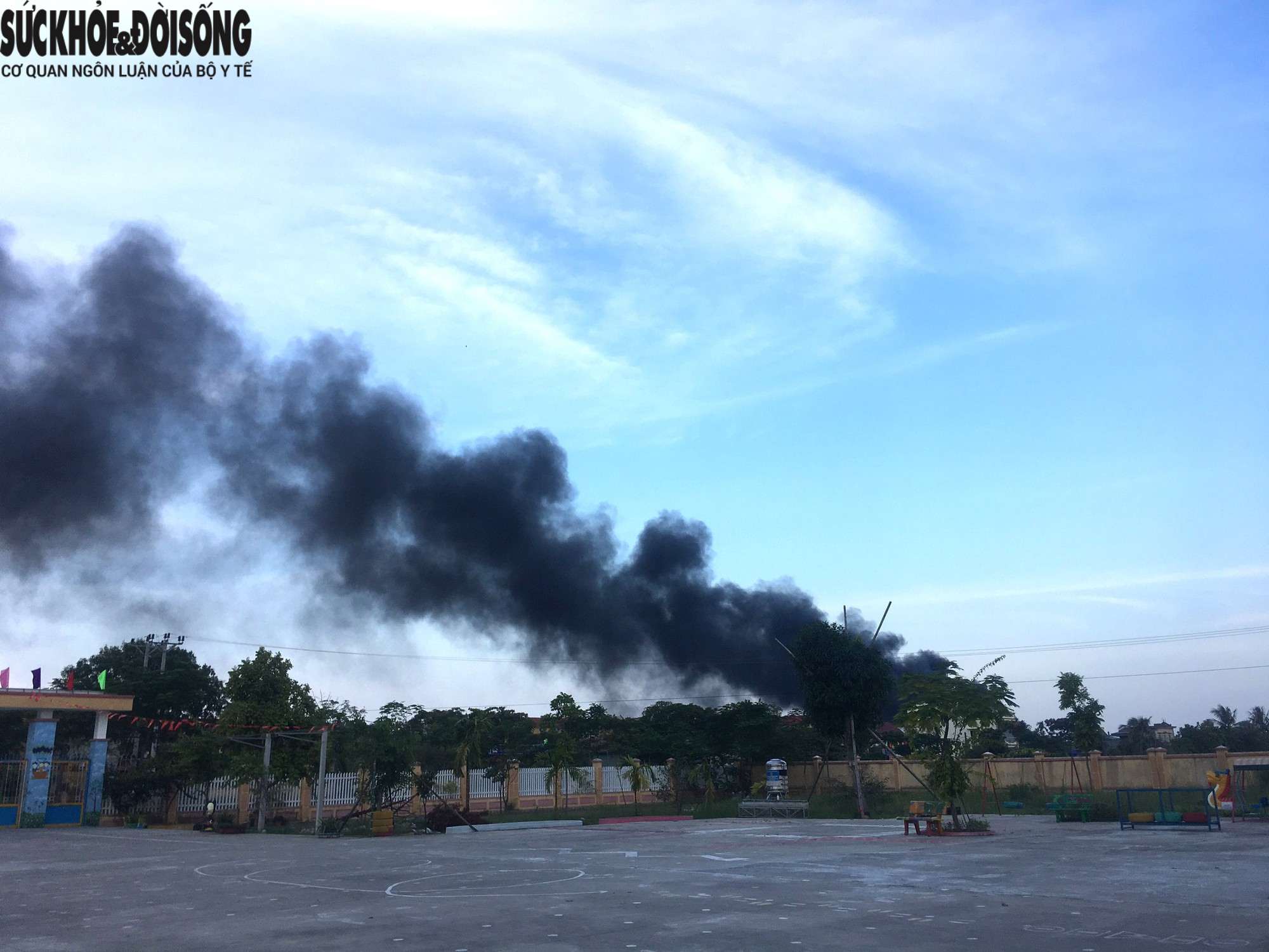Hải Dương: Một hộ gia đình huyện Ninh Giang bị đám cháy thiêu rụi hoàn toàn - Ảnh 2.