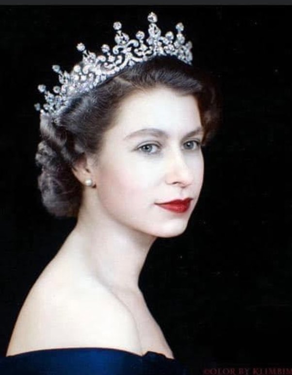 Bí quyết chống lão hóa, trẻ lâu của Nữ hoàng Anh Elizabeth II - Ảnh 3.