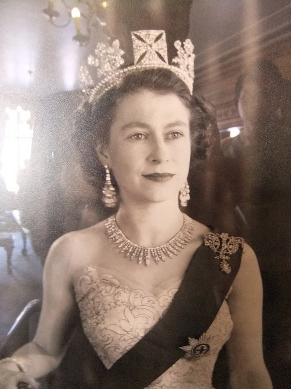 Bí quyết chống lão hóa, trẻ lâu của Nữ hoàng Anh Elizabeth II - Ảnh 6.