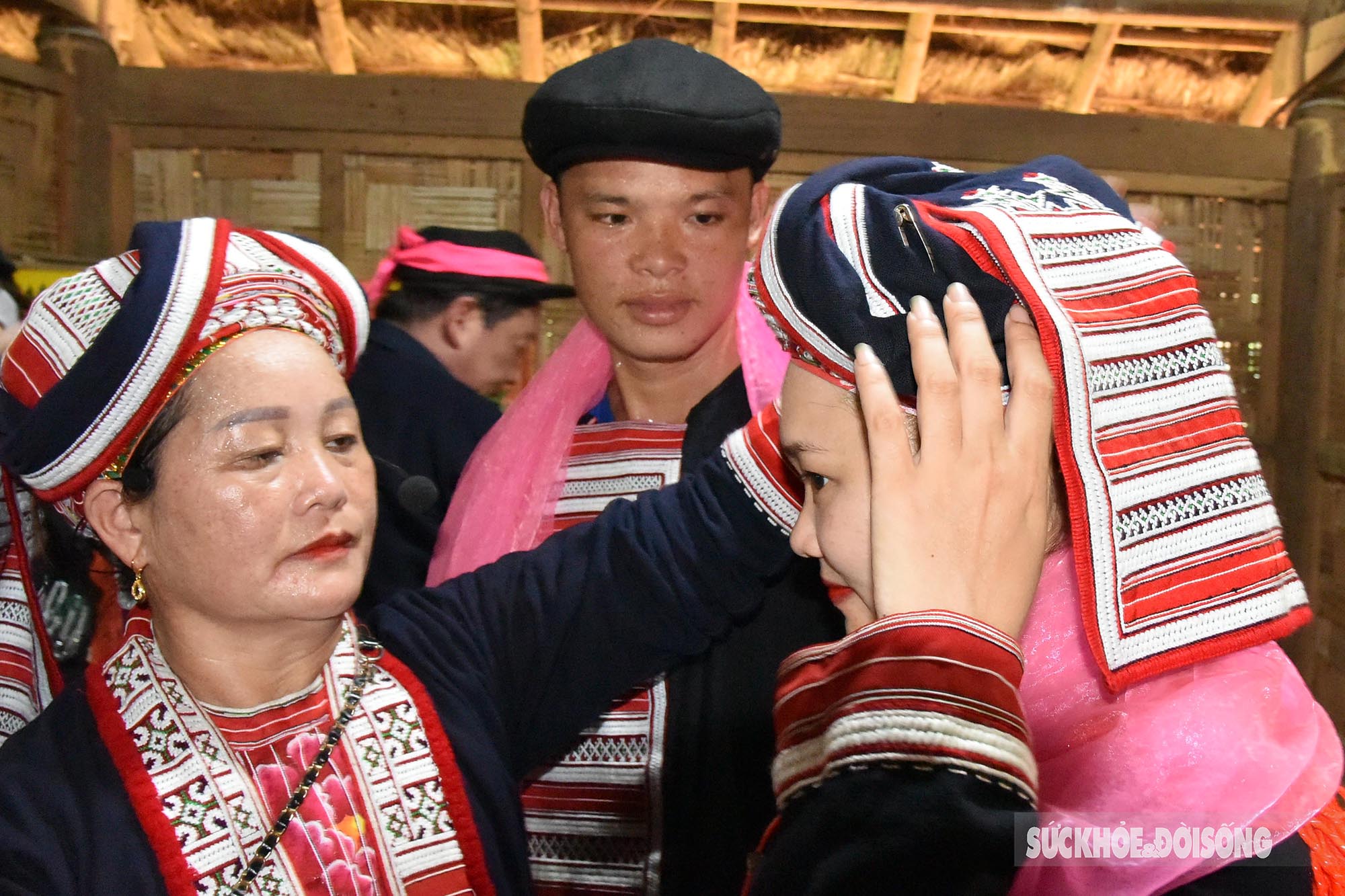 Ấn tượng lễ đón dâu trong đám cưới người Dao đỏ ở Tuyên Quang giữa lòng Thủ đô - Ảnh 9.