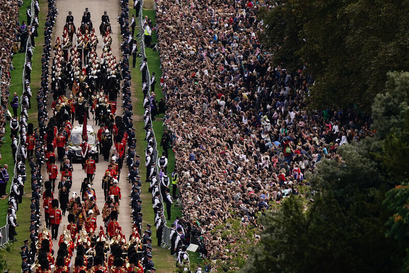 Những hình ảnh cảm động trong tang lễ Nữ hoàng Anh Elizabeth II - Ảnh 13.
