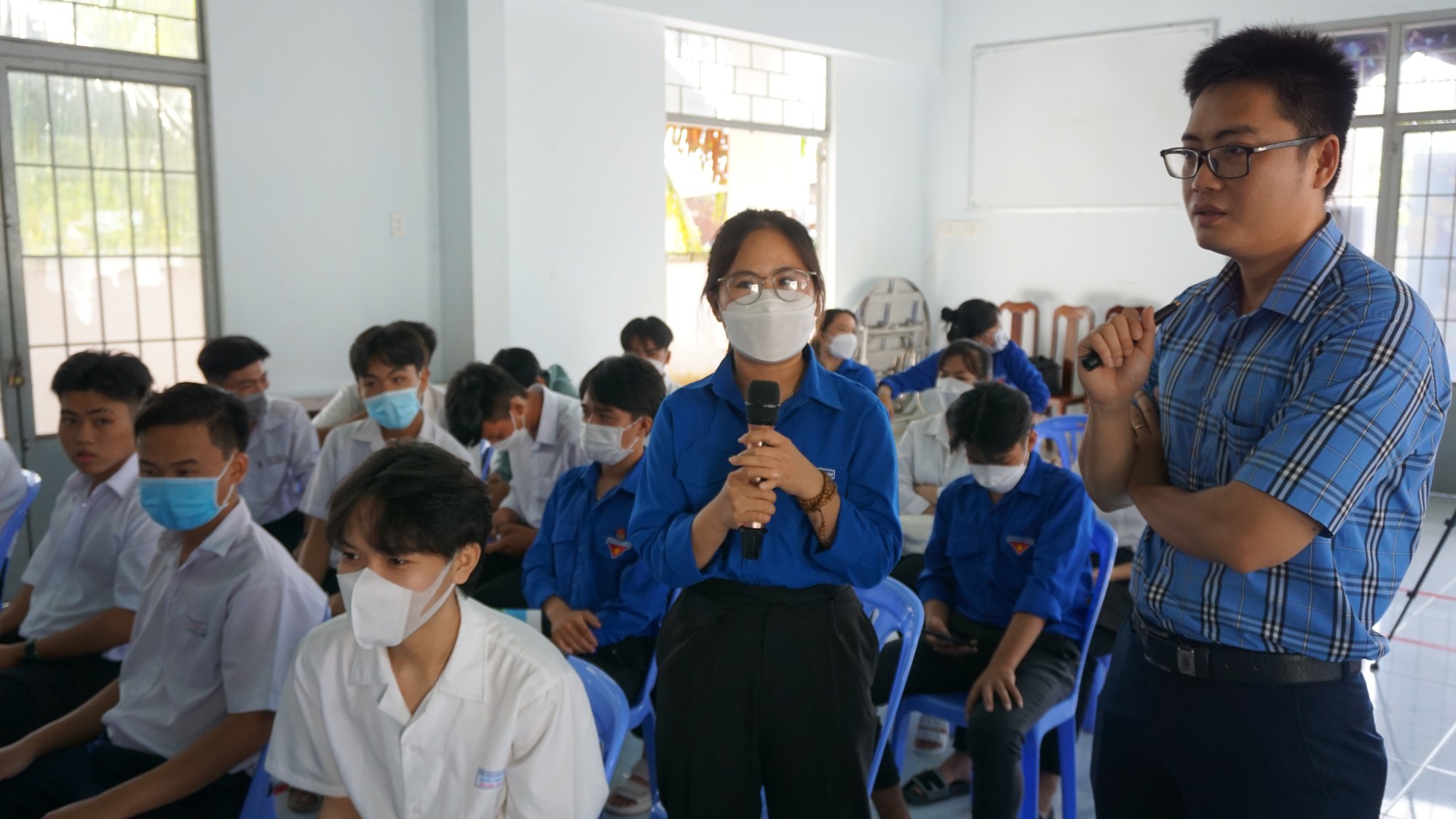 Long An: Chú trọng cung cấp kiến thức về HIV và cách dự phòng cho học sinh, sinh viên - Ảnh 3. Long An: Chú trọng cung cấp kiến thức về HIV và cách dự phòng cho học sinh, sinh viên - Ảnh 3.
