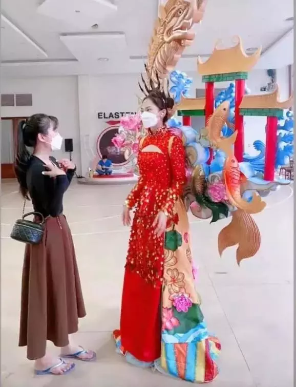 Hình ảnh diện trang phục dân tộc của Hoa hậu Mai Phương bị rò rỉ, dân mạng chê kém sang - Ảnh 1.