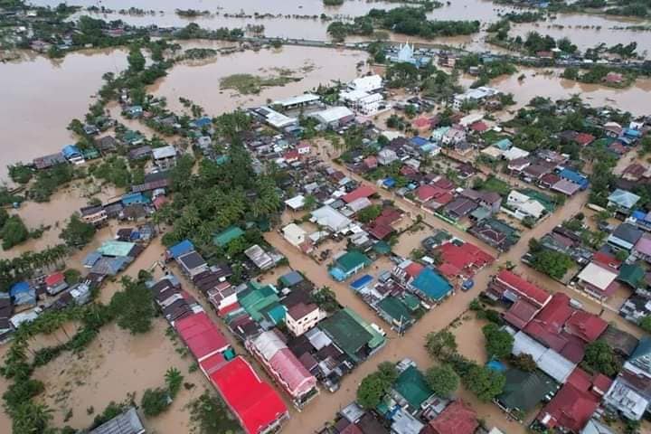 Philippines tan hoang sau siêu bão Noru - Ảnh 4.