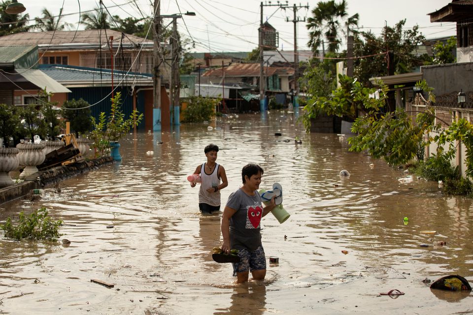 Philippines tan hoang sau siêu bão Noru - Ảnh 13.