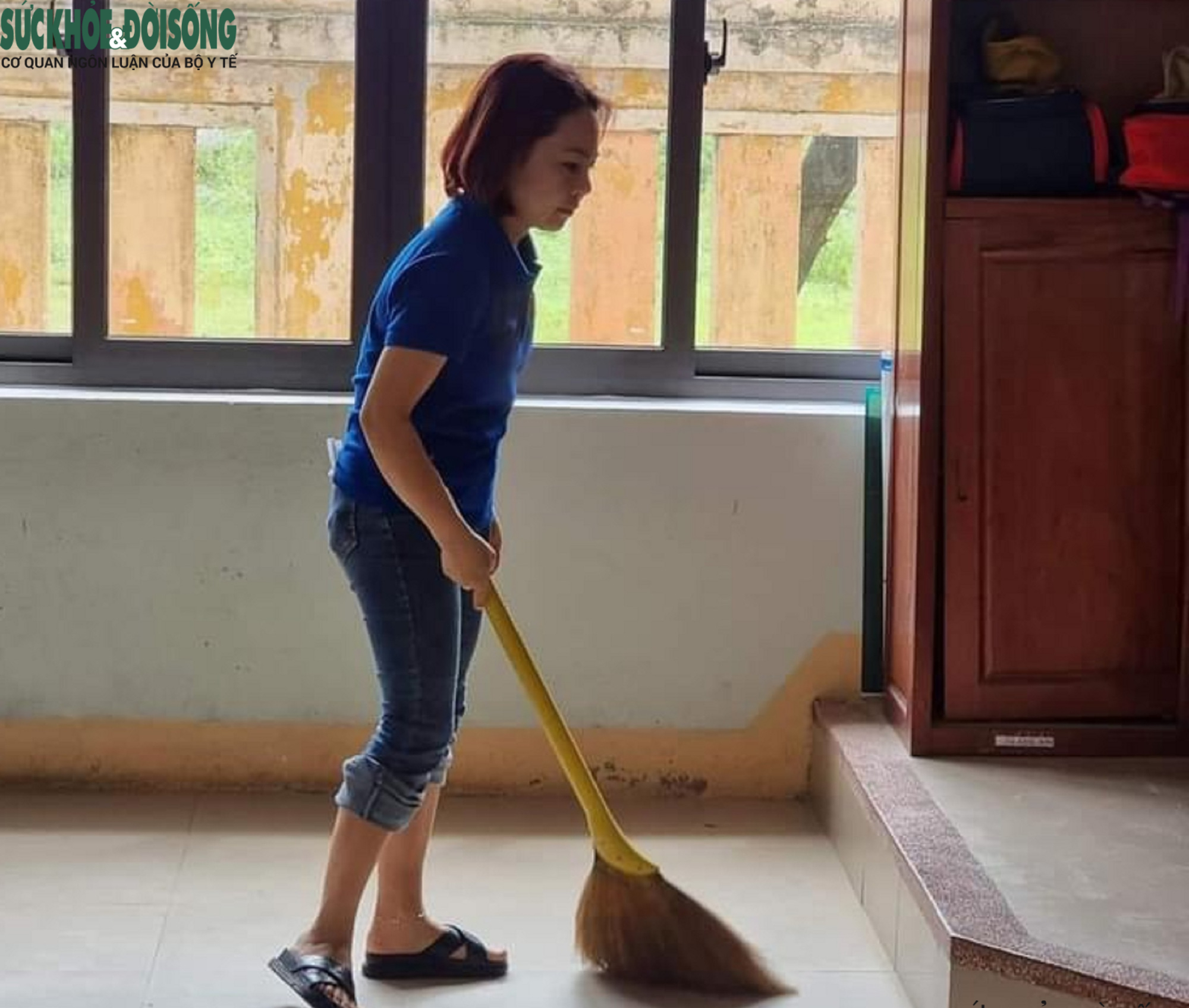 Bão vừa tan, thầy cô lại tất bật dọn dẹp trường lớp để đón học sinh vào ngày mai - Ảnh 6.