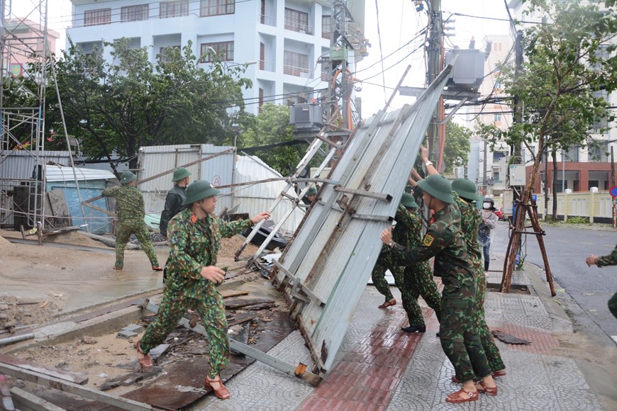 Bão số 4-Noru đổ bộ vào miền Trung, gây nhiều thiệt hại  - Ảnh 10.