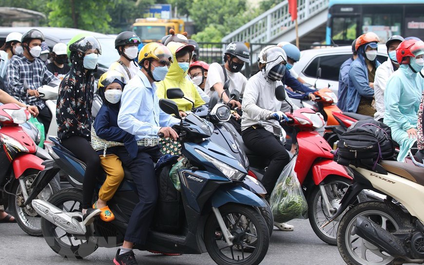 Cửa ngõ Hà Nội đông đúc từ sáng sớm ngày cuối cùng kỳ nghỉ lễ