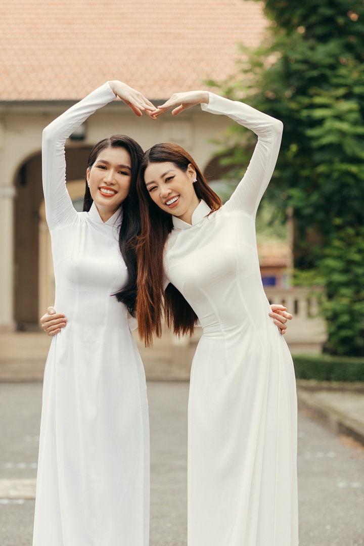 Mừng khai giảng, Khánh Vân, Phương Anh diện áo dài trắng tái hiện tuổi học trò - Ảnh 3.