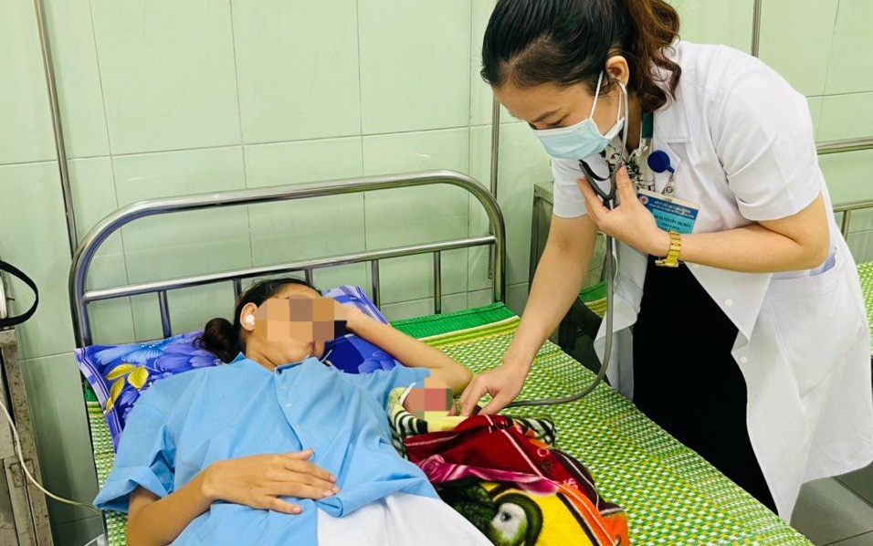 Sản phụ có dây rốn thai nhi thắt nút hiếm gặp vượt cạn an toàn