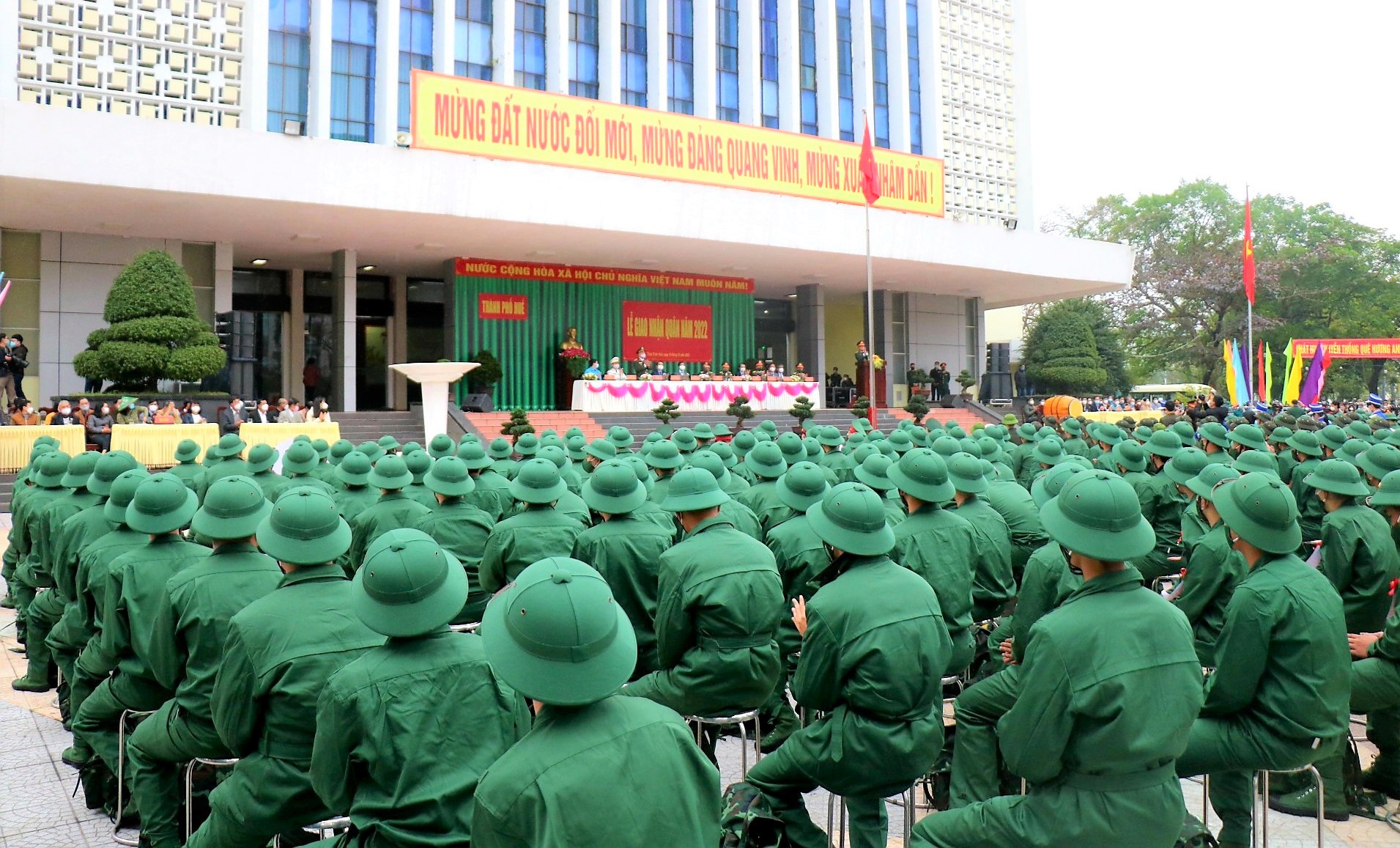 Bộ GD&ĐT đề nghị khẩn với Bộ Quốc phòng về xét tạm hoãn nghĩa vụ quân sự