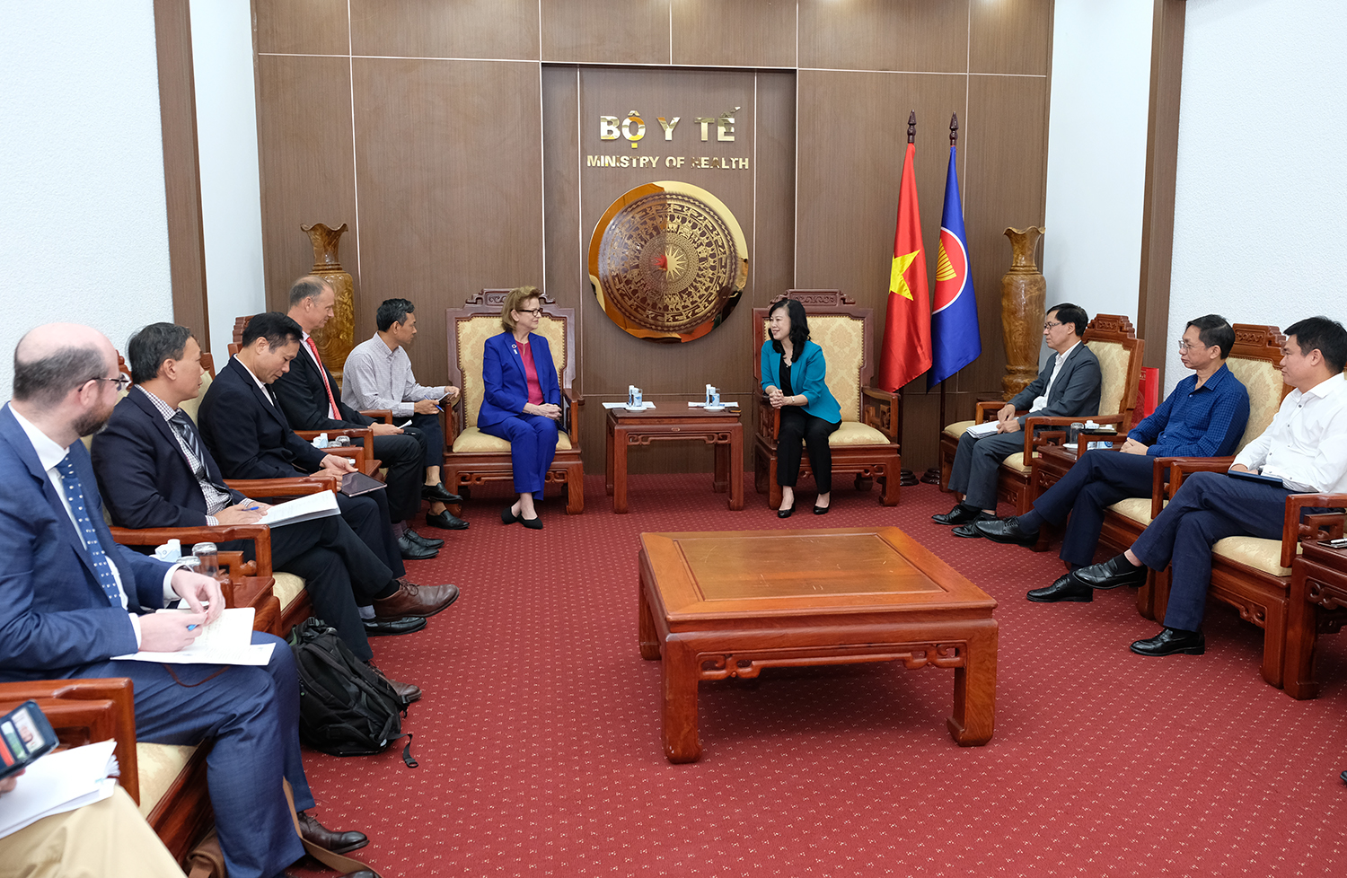 Quyền Bộ trưởng Bộ Y tế Đào Hồng Lan tiếp Trưởng Đại diện UNDP tại Việt Nam - Ảnh 2.