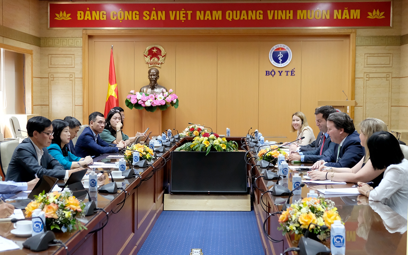 Quyền Bộ trưởng Bộ Y tế Đào Hồng Lan tiếp Đại sứ Hoa Kỳ tại Việt Nam