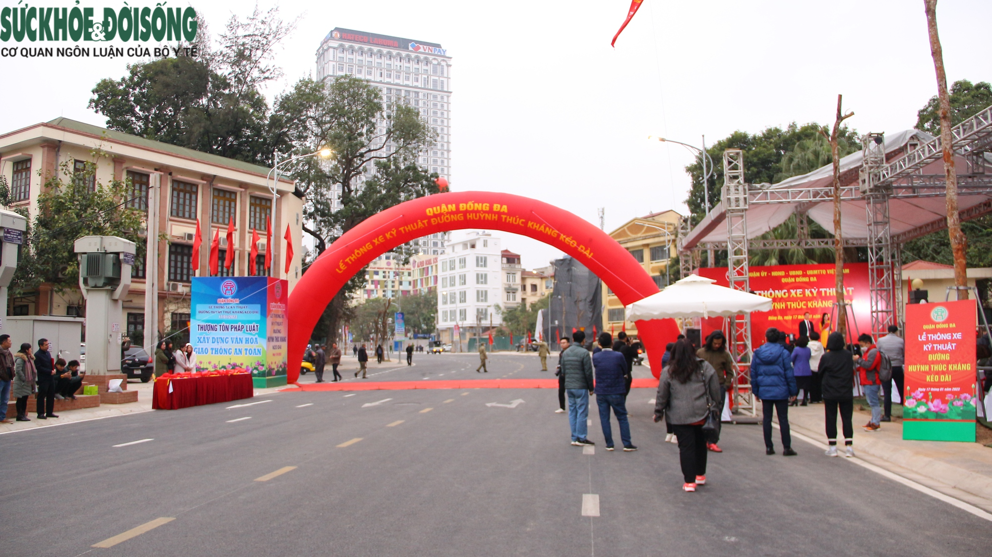 Đường Huỳnh Thúc Kháng kéo dài chính thức thông xe sau 3 năm thi công - Ảnh 2.