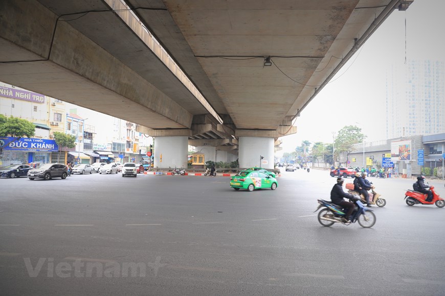 [Photo] Cửa ngõ Thủ đô thông thoáng đầu giờ chiều ngày 28 Tết - Ảnh 8.