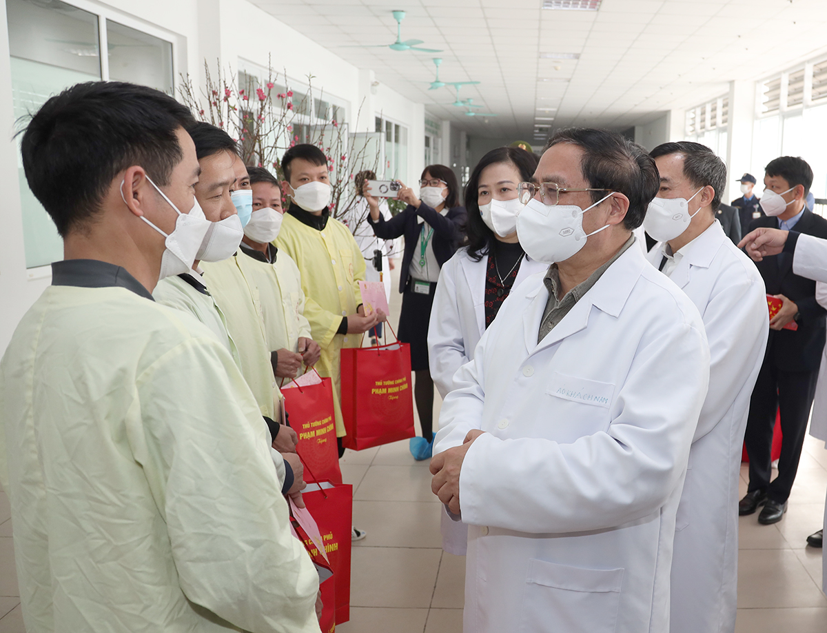Đảng, Nhà nước và nhân dân ghi nhận sự nỗ lực của đội ngũ y bác sĩ, nhân viên y tế trong dịp Tết - Ảnh 9.
