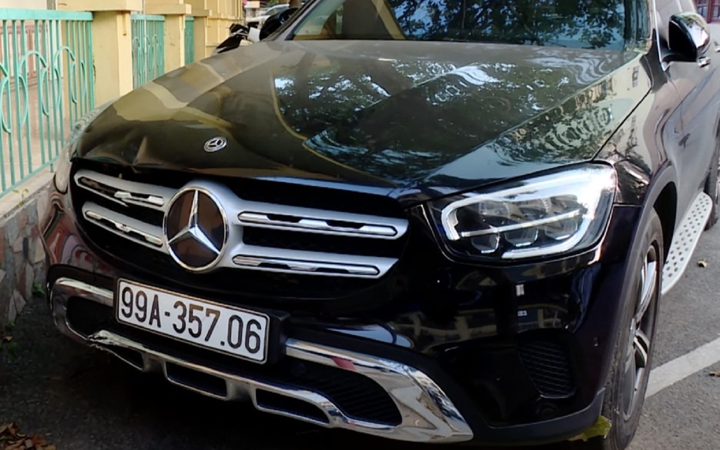 Tạm giữ tài xế xe Mercedes tông chết người ngày mùng 1 Tết rồi bỏ trốn