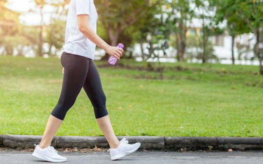 Xây dựng thói quen đi bộ từ hôm nay để cải thiện sức khỏe