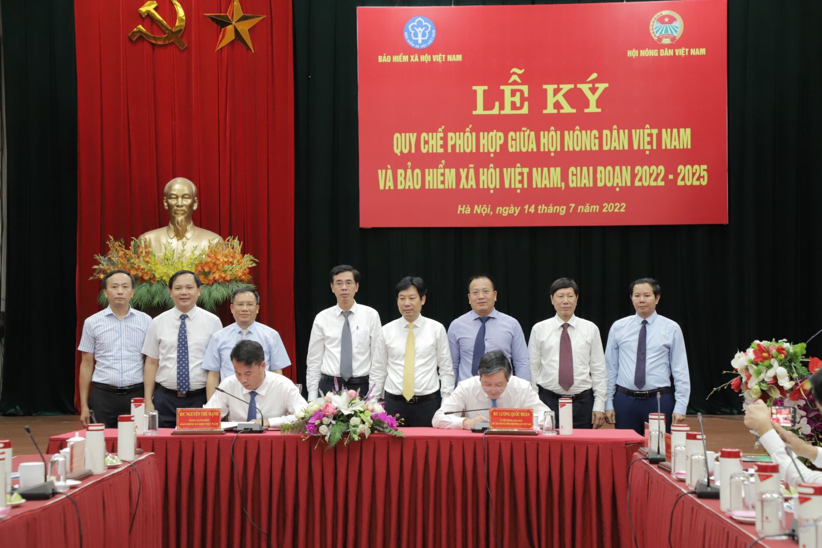 Hợp tác BHXH Việt Nam và Hội Nông dân mở rộng diện bao phủ BHXH, BHYT  - Ảnh 1.