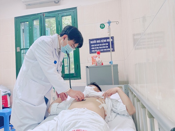Chỉ trong vòng 1 tuần, Bệnh viện Việt Đức điều trị thành công 10 ca lóc động mạch chủ - Ảnh 3.