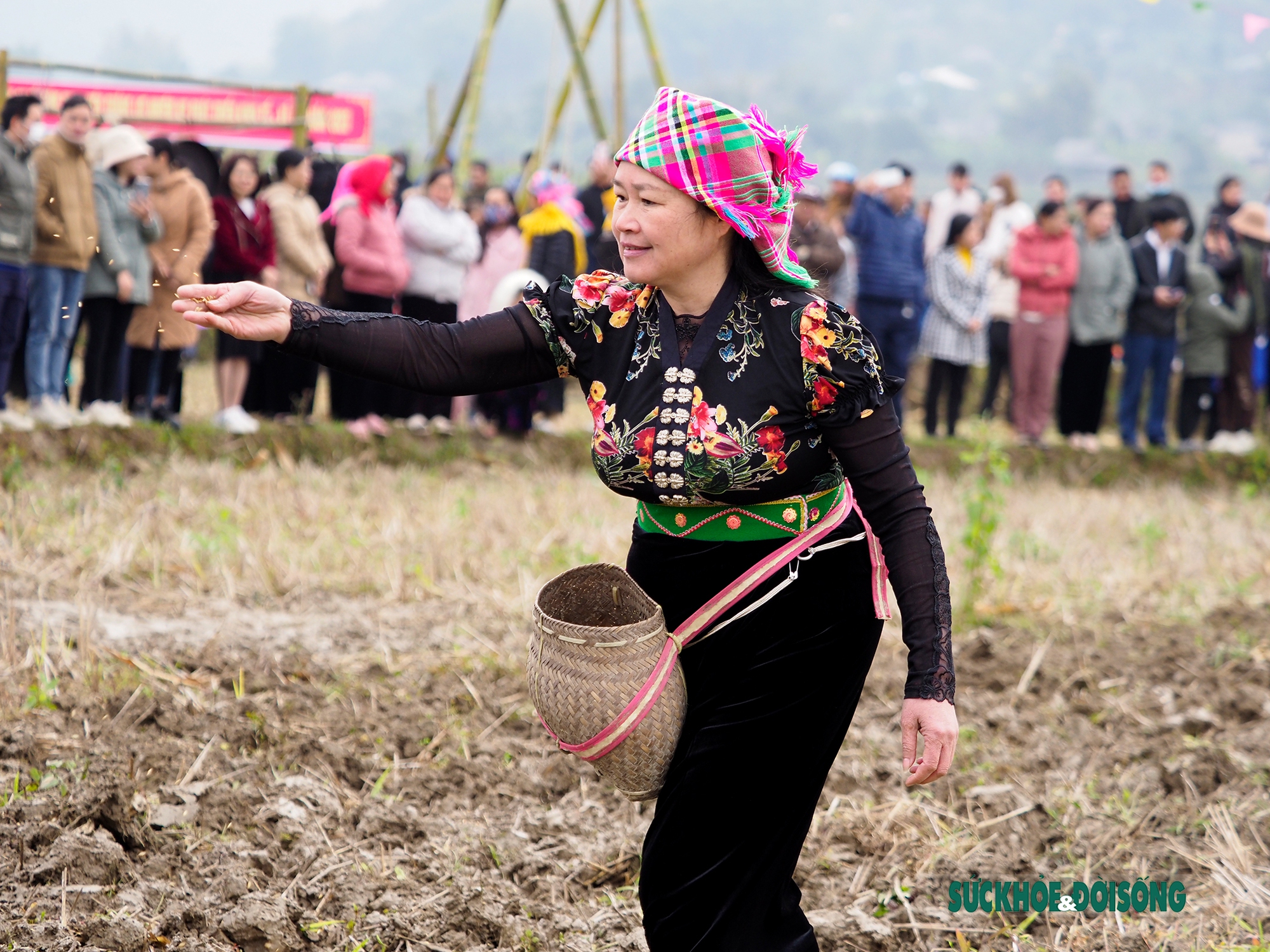 Rạng ngời nụ cười sơn nữ tại lễ hội Lùng Tùng của dân tộc Thái  - Ảnh 6.