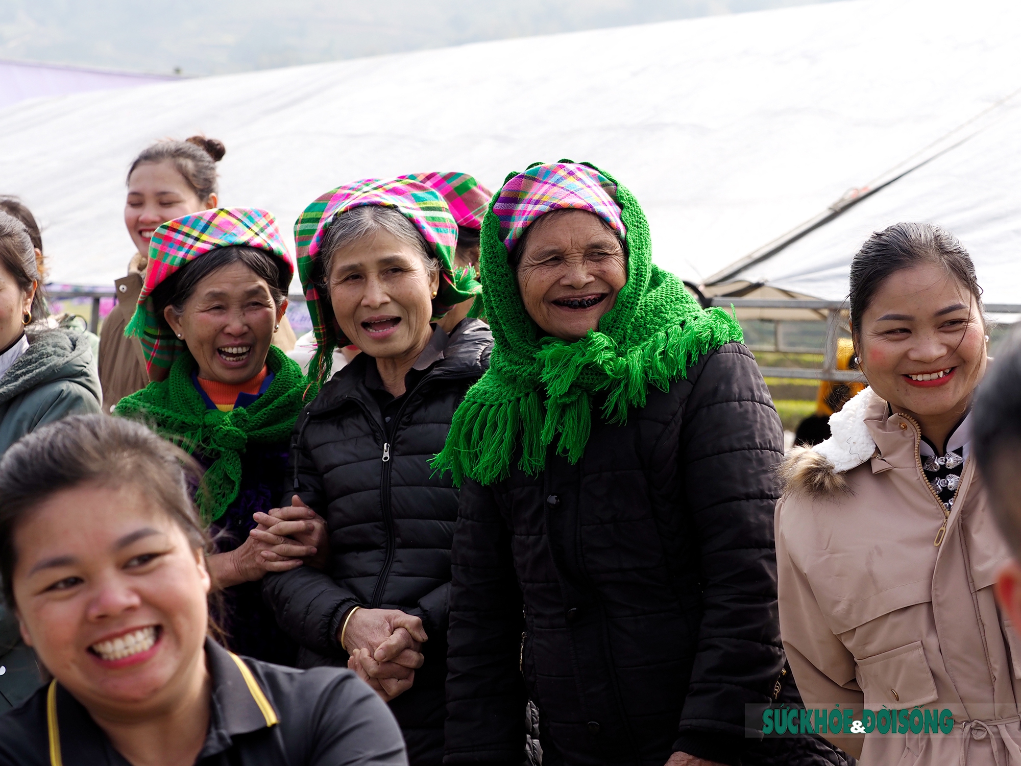 Rạng ngời nụ cười sơn nữ tại lễ hội Lùng Tùng của dân tộc Thái  - Ảnh 13.