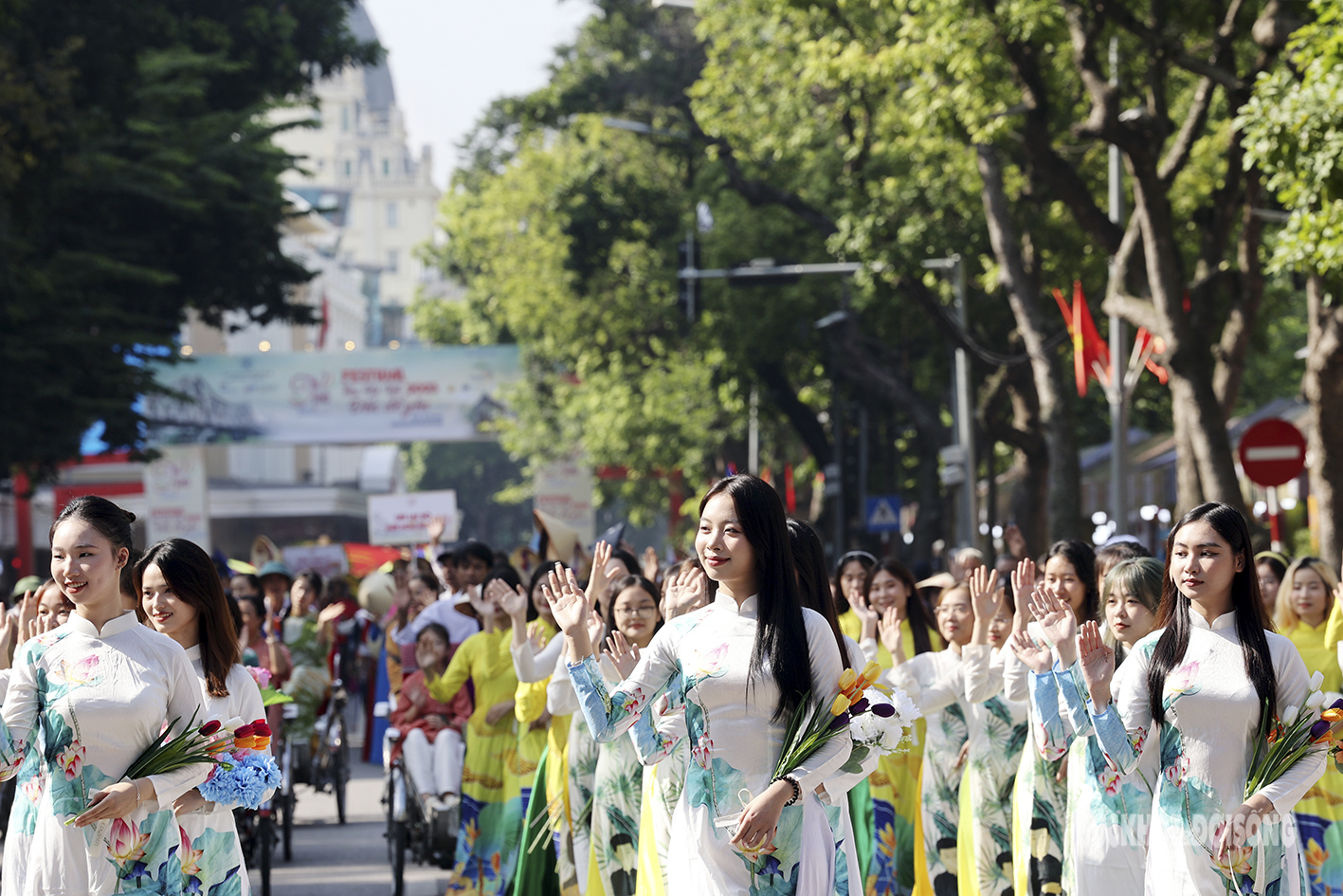 Rực rỡ sắc màu tại Festival Thu Hà Nội - Ảnh 3.