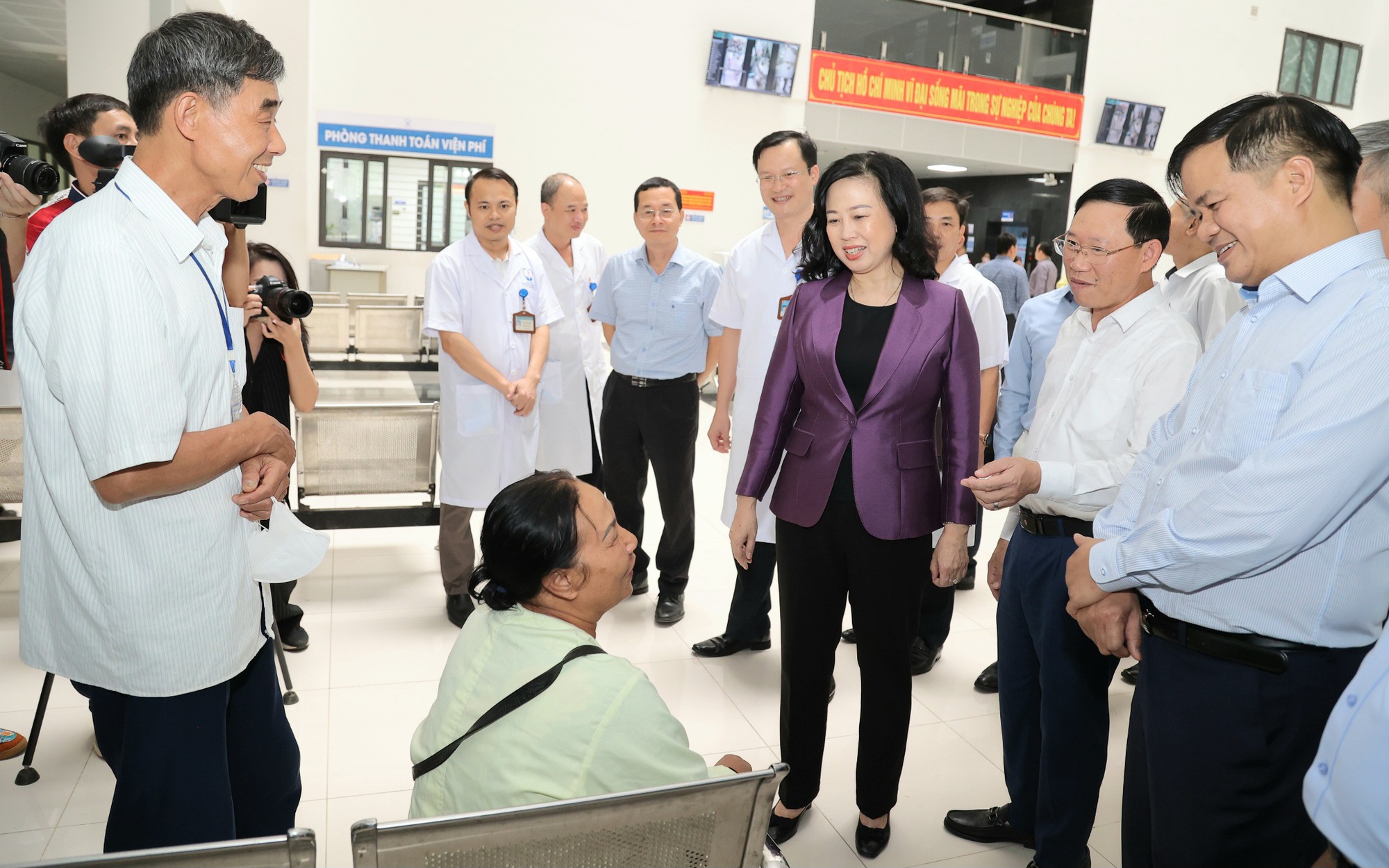 Bộ trưởng Đào Hồng Lan làm việc tại BVĐK tỉnh Bắc Giang: Bộ Y tế sẽ giải quyết càng nhiều càng tốt những khó khăn của bệnh viện