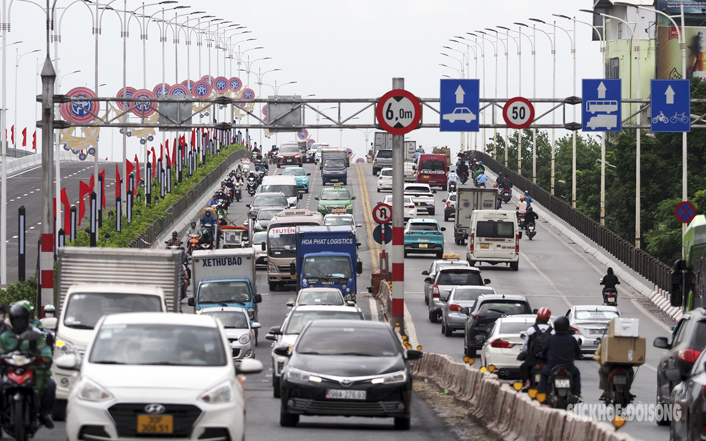 Đề nghị điều chỉnh, bổ sung 34 tuyến đường và 5 cầu vượt sông tại Hà Nội