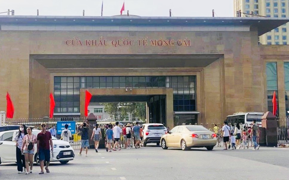 Có thể tự lái xe sang Trung Quốc qua cửa khẩu Móng Cái, Quảng Ninh