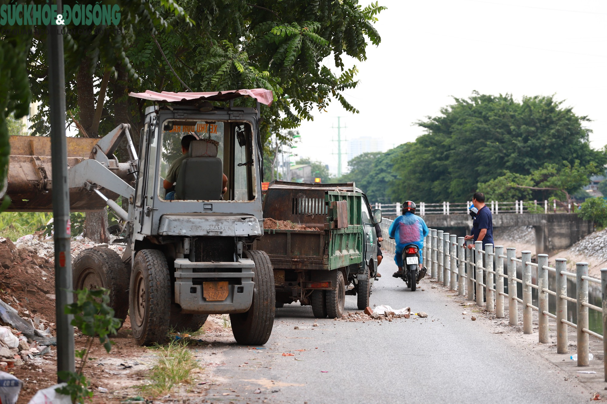 Dẹp bãi rác bủa vây bệnh viện tại Hoàng Mai sau phản ánh của Báo Sức khỏe&Đời sống - Ảnh 7.