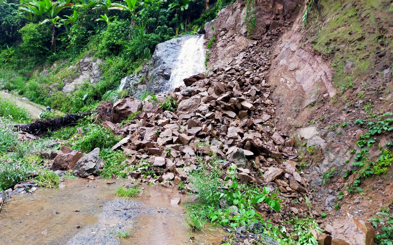 Cảnh báo những nơi có nguy cơ lũ quét, sạt lở đất do mưa lớn ở miền Trung
