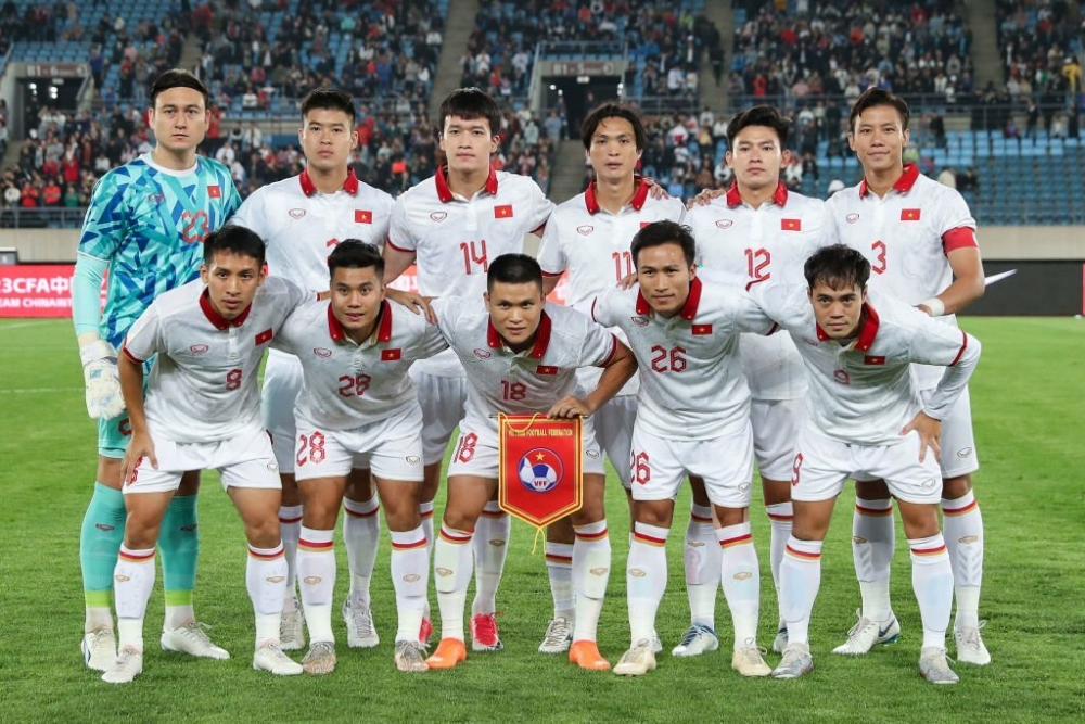Đội tuyển chọn nước Việt Nam tự động ném tiền nhằm đá phú hữu với ĐT Hàn Quốc?
