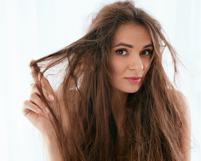 Cách hạn chế tóc khô xơ do nhuộm tóc - Ảnh 1.