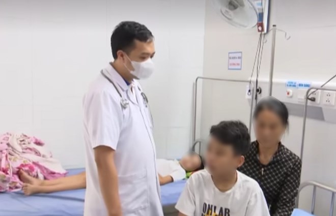 Diễn biến mới nhất vụ 28 học sinh tiểu học ở Thái Bình ngộ độc sau buổi liên hoan Tết trung thu - Ảnh 1.