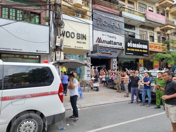 Bắc Ninh: Truy bắt kẻ sát hại bạn gái ở cửa hàng thời trang - Ảnh 1.