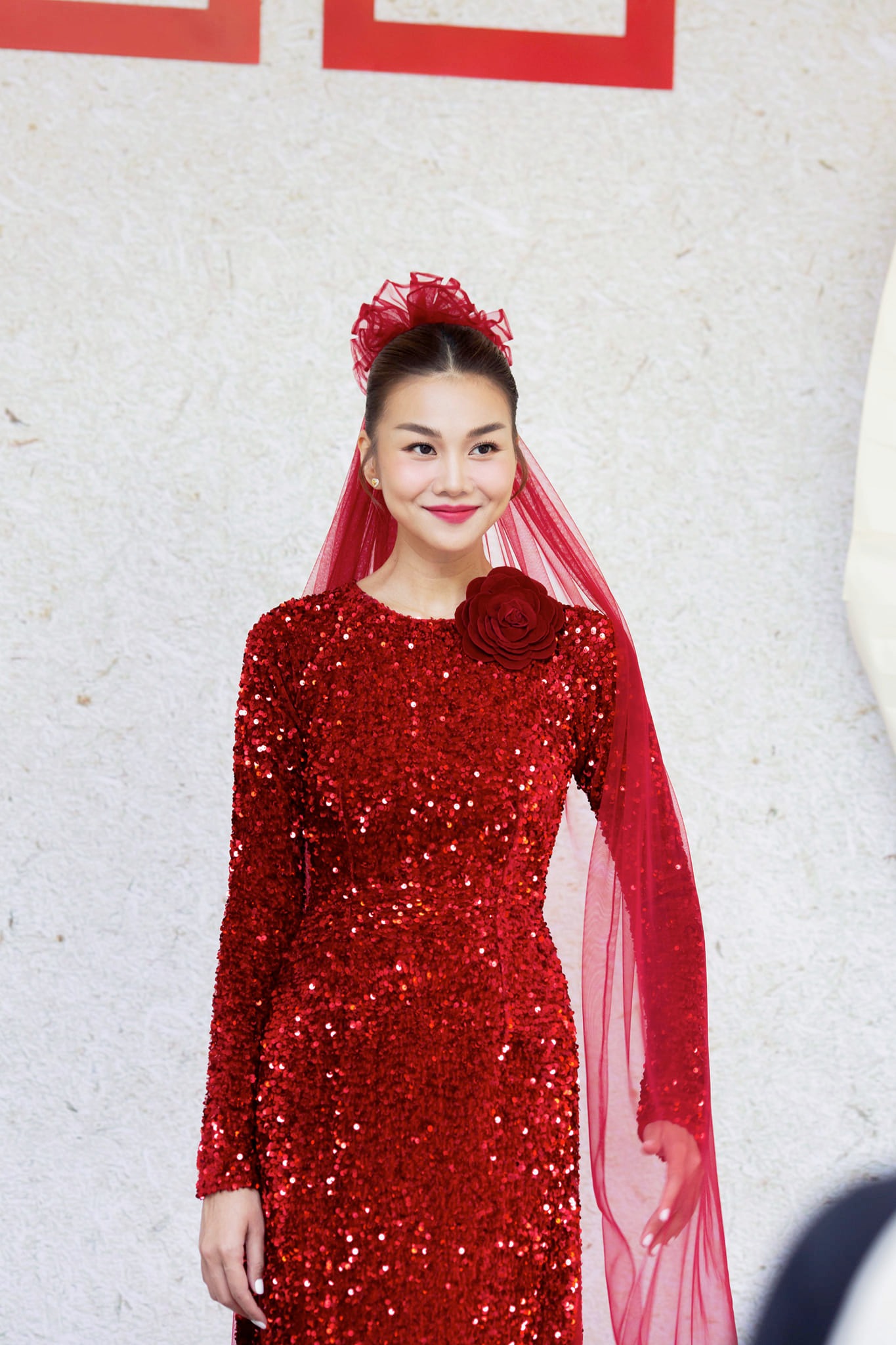 Hoa hậu Đỗ Mỹ Linh trở thành biểu tượng cô dâu thời đại mới với những tuyệt  tác váy cưới từ NTK Phương Linh
